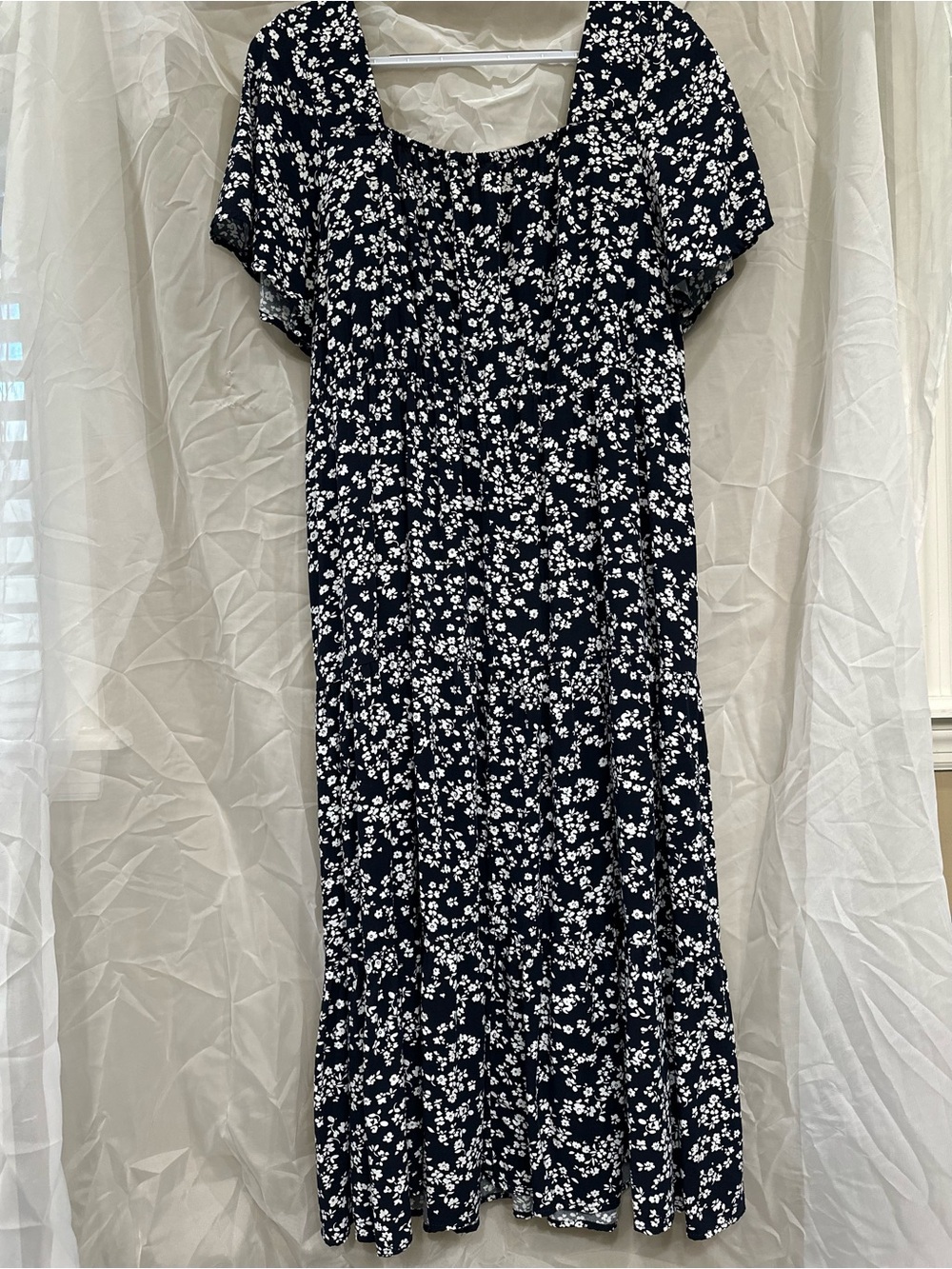 BloomChic Black and White Floral Tie-Front Midi Dress with Tiered Skirt - Picture 2 of 3